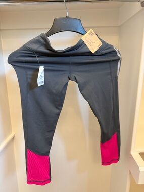 Reebok Skinny Capri Leggings XS Gray Pink Athletic Workout Pants NWT
